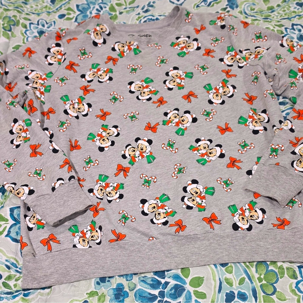 Disney Women's 2XL Mickey & Minnie Christmas Crewneck Pullover Fleece